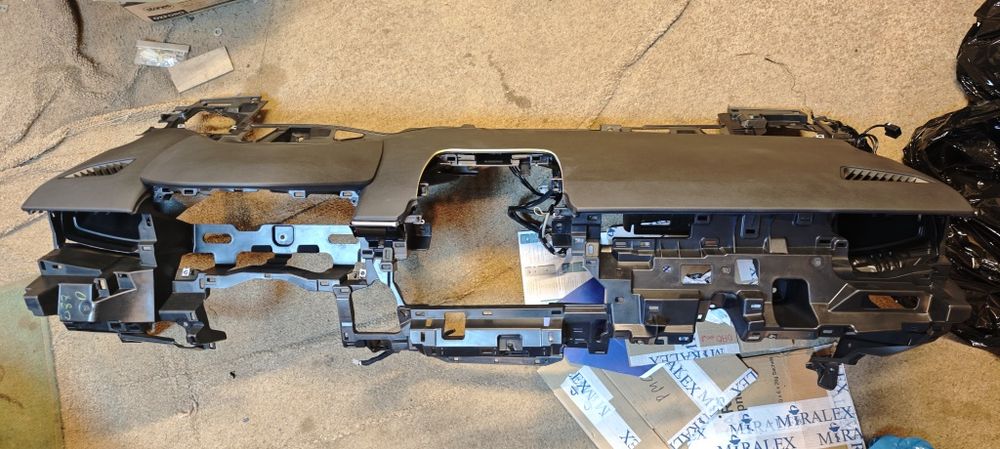 Zestaw deska Lift Toyota Corolla Hybrid Kombii  2024