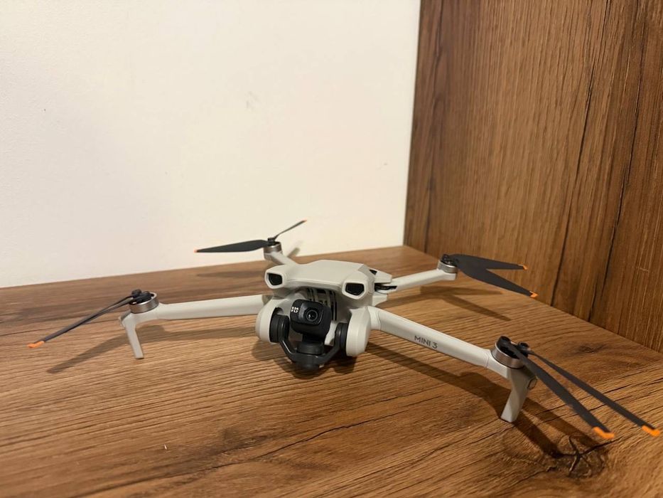 Dron DJI Mini 3 Fly More Combo (DJI RC)