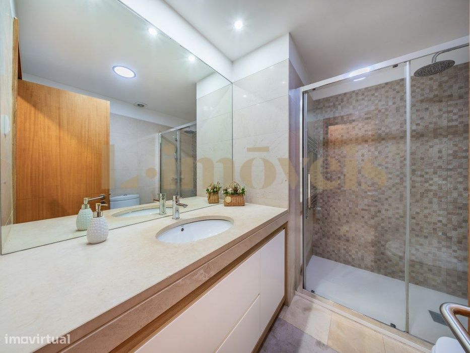 Apartamento T3, Mobilado E Equipado, No Fórum, Vizela.