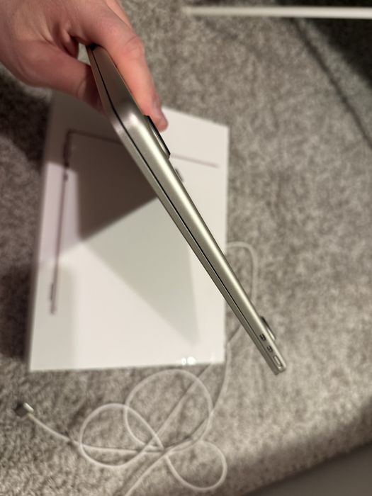 Macbook Air M2 kondycja baterii 100% kolor zloty