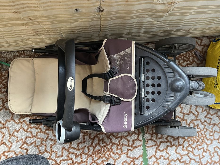 Детская прогулочная коляска