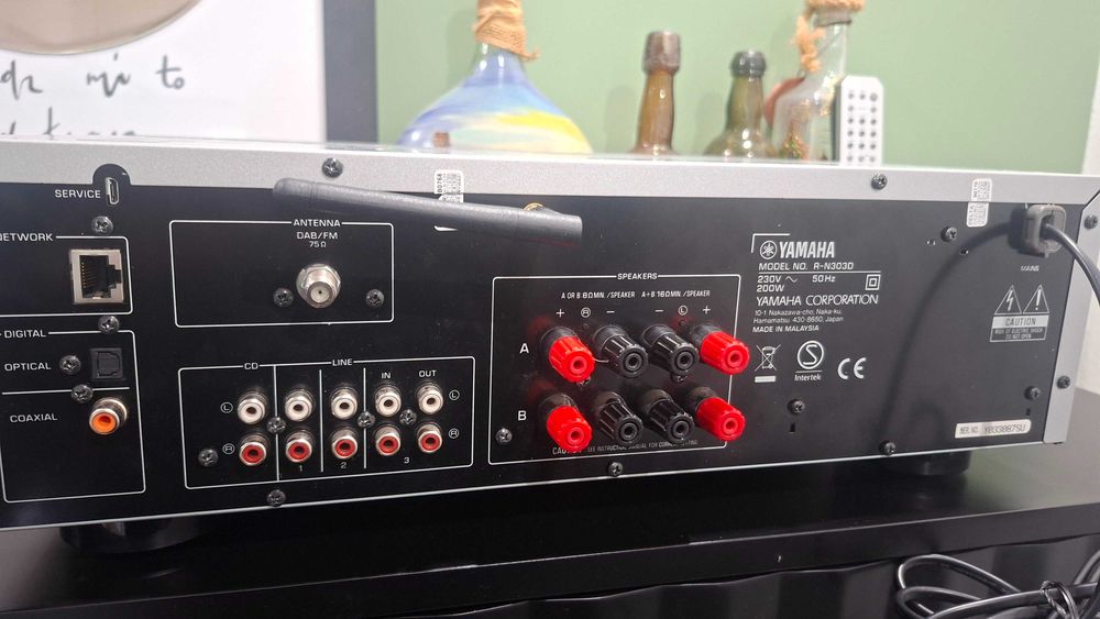 Yamaha RN 303 D amplituner stereo