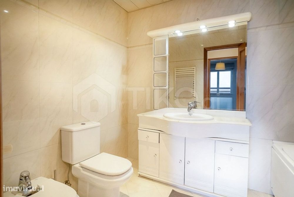 T3 Com 139 M², 2 Lugares De Garagem E Arrecadação | Telheiras, Lisboa