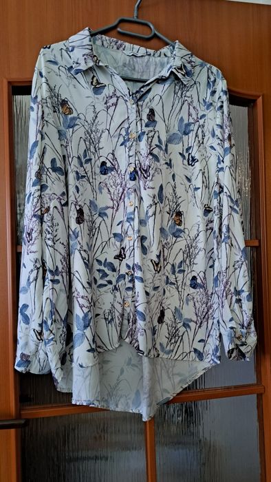 Biała koszula w drobne delikatne kwiaty marki George rozmiar 20 48 4xl