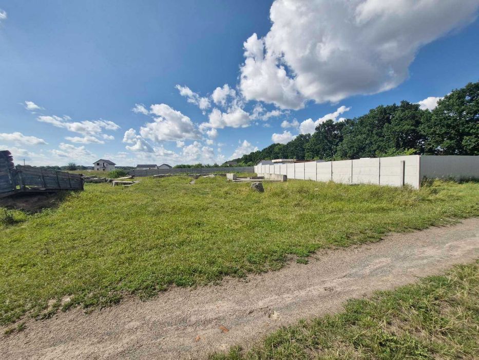 Продаж ділянки під житлову забудову в Бохониках