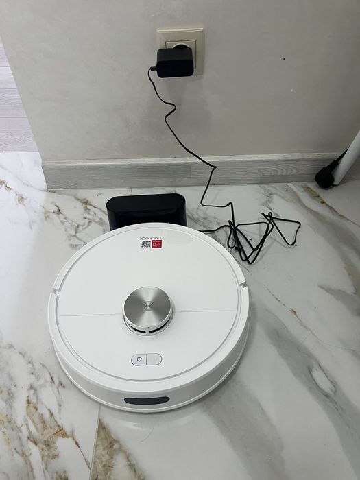 Срочно продам робот пилосос Roborock Q7 TF
