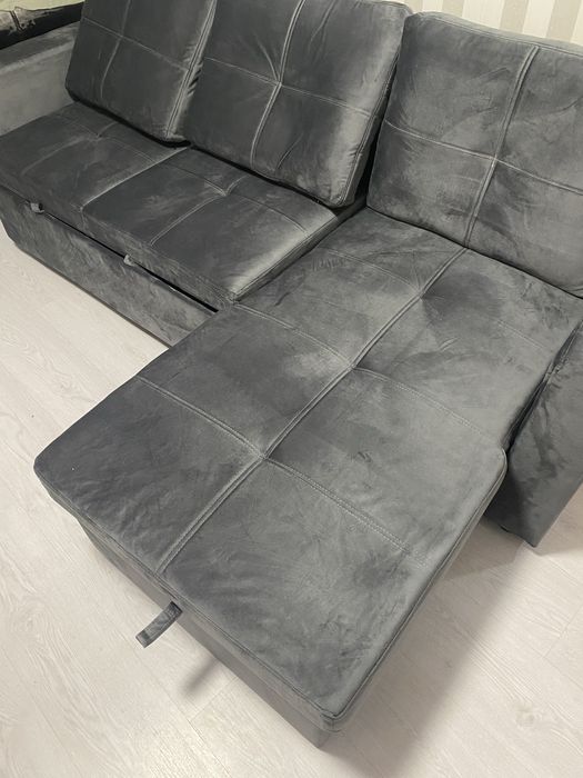 Sofa novo em folha, nunca foi usado. Preco nao negociavel 250€ lisboa