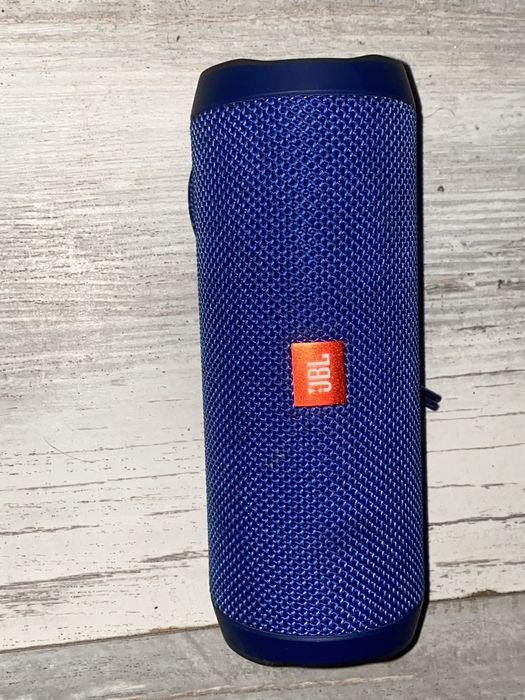 Продам колонку JBL на восстановление или запчасти