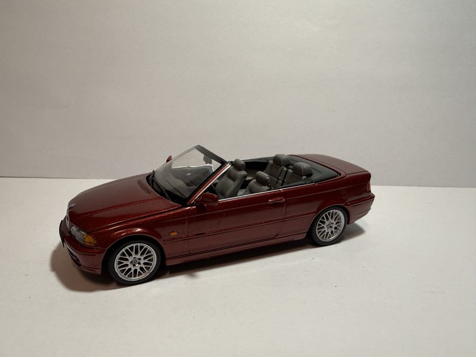 BMW serii 3 (E46) 323 Cabriolet Siena Red 1:43 Minichamps