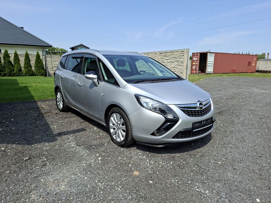 Opel Zafira C  Benzyna 1.4 Przebieg 98000 Km