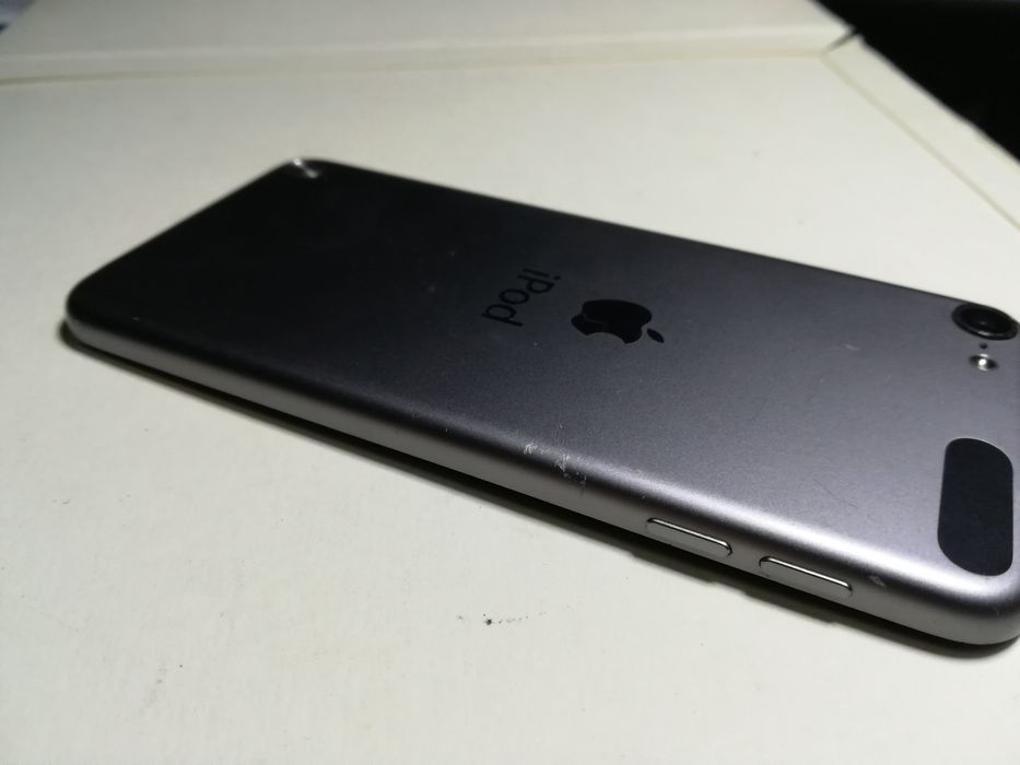 Apple iPod A1421  (64gb)