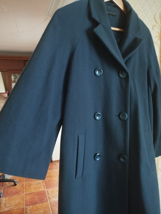 Пальто бренду Sisley для вагітних жінок