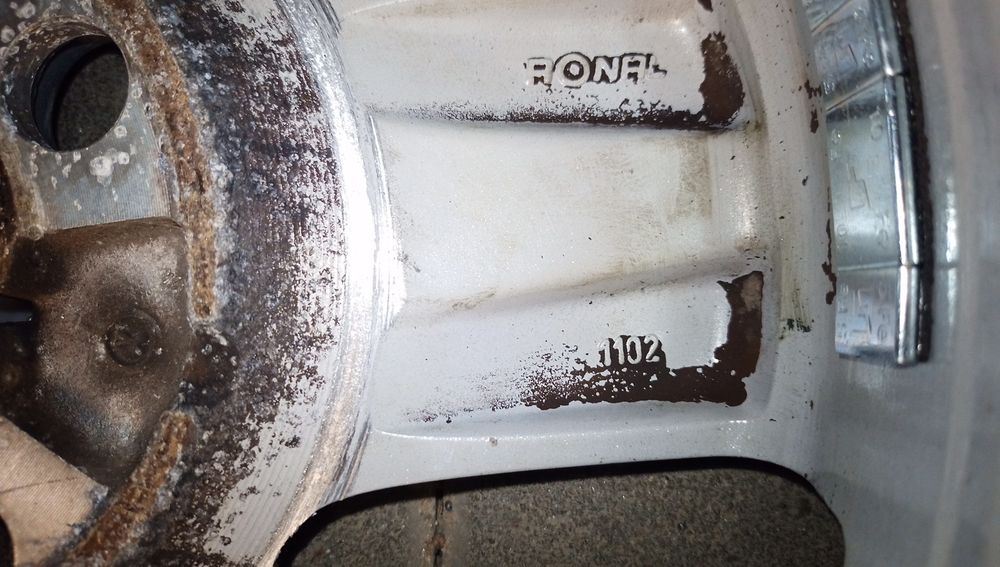 Koła aluminiowe z oponami