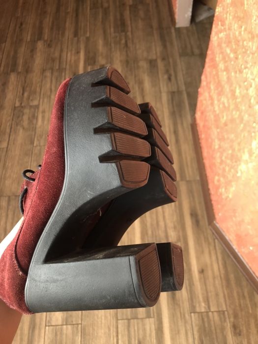 Замшивые ботинки ботильоны тракторная подошва