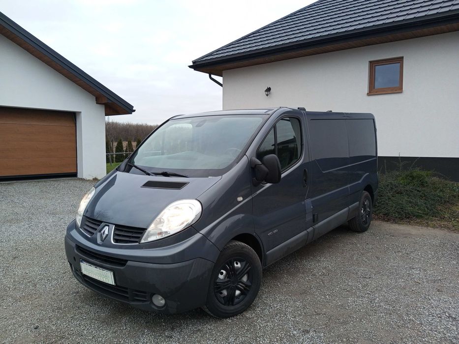 Renault Trafic 2.5 DCI 145 KM