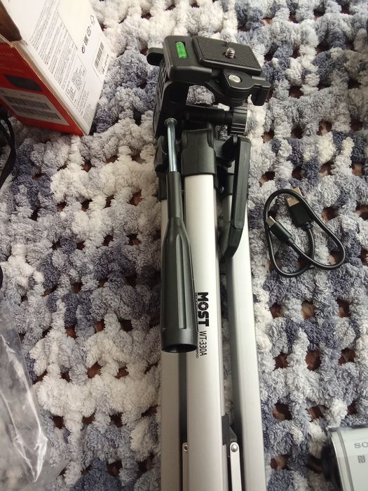 Продам екшнкамеру Sony as200v