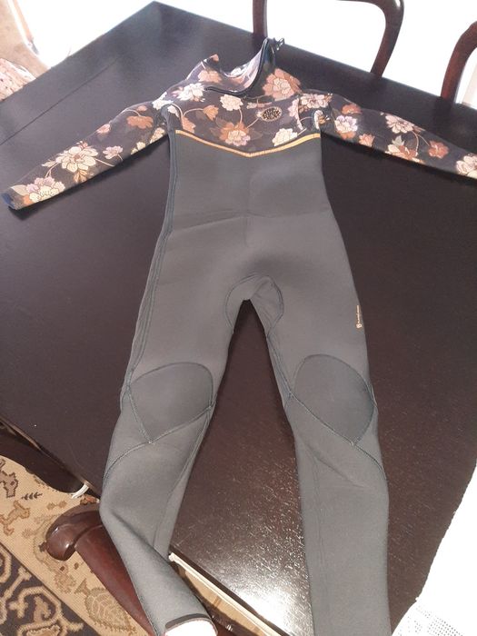 Fato surf Ripcurl 14 anos como novo