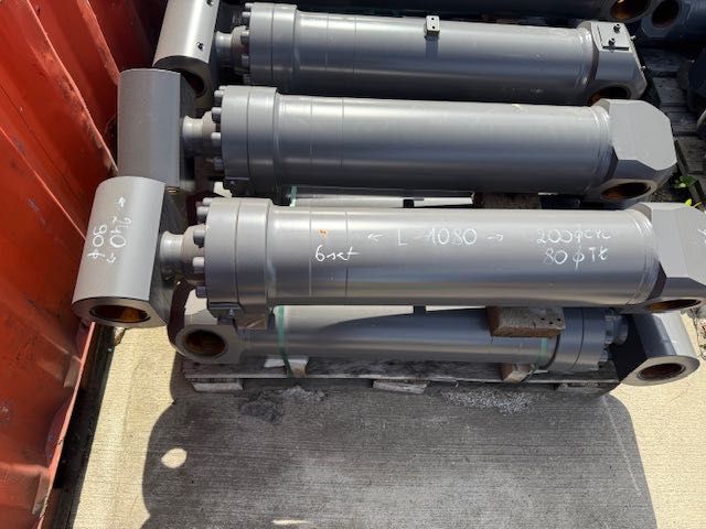 Nowy siłownik hydrauliczny L-1080 MM średnica cylindra 200 mm