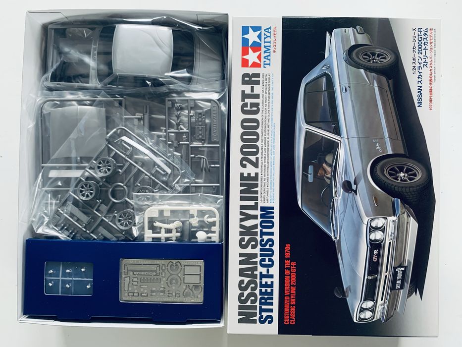 Samochód Nissan Skyline 2000 GT-R Street-custom model Tamiya 24335