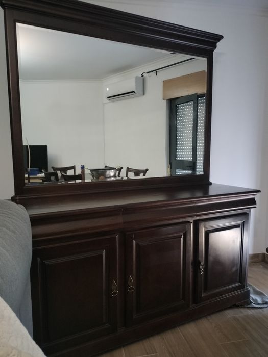 Armário com espelho