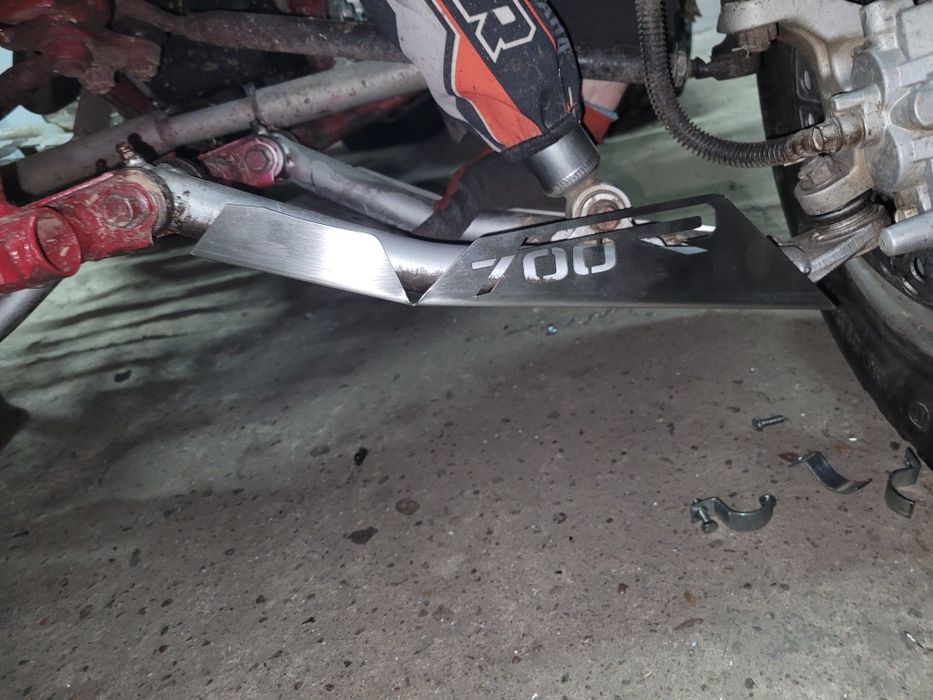 Osłony wahaczy Yamaha Raptor 700