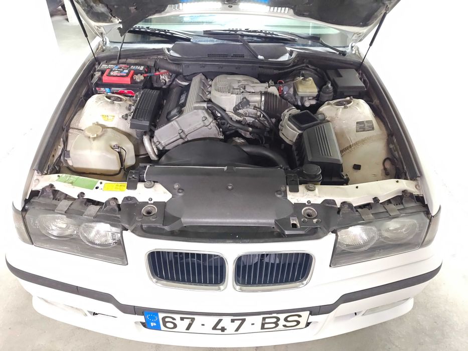 BMW 318 is coupé