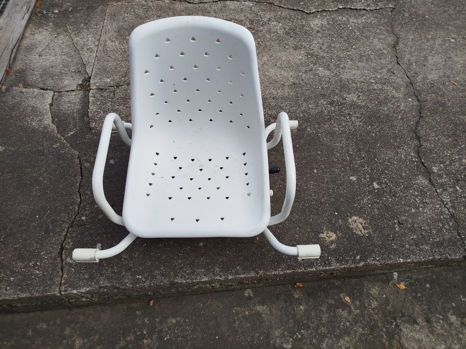 Obrotowe krzesło do wanny dla osób niepełnosprawnych MEYRA