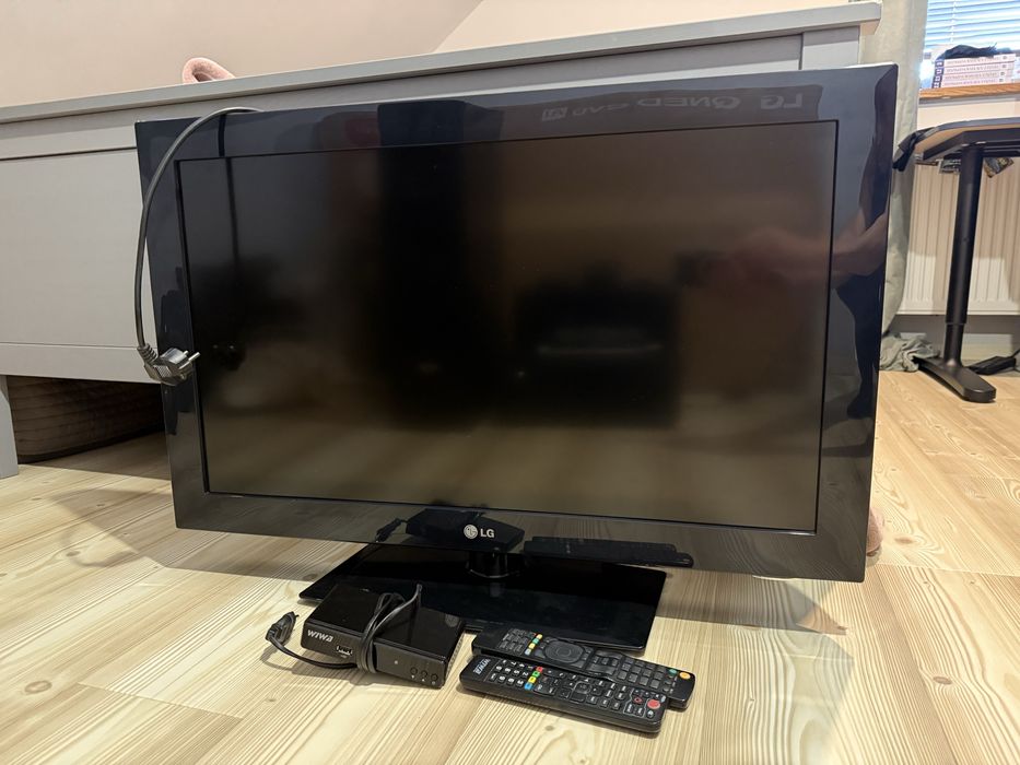 TV LG 32LD450 + dekoder