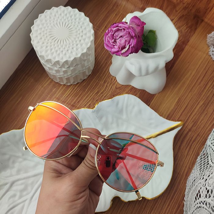 Стильні жіночі окуляри в металічний оправі