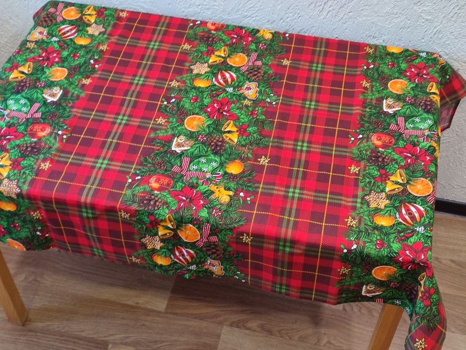 Продам Новогодние скатерти