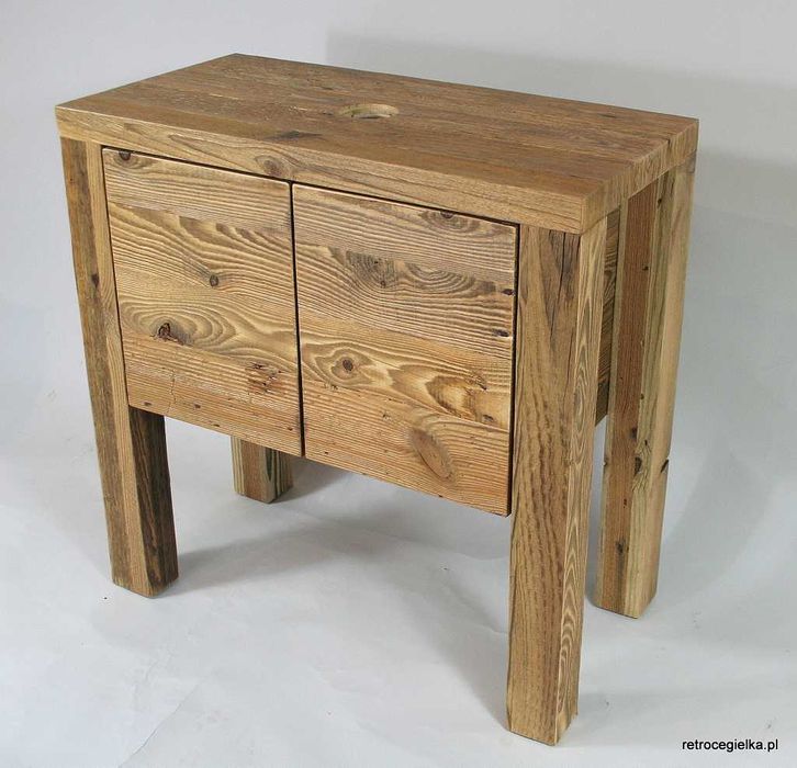 Mała szafka łazienkowa, drewno z rozbiórki, podwójne drzwiczki