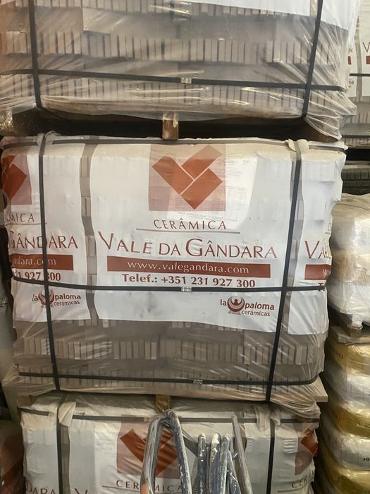 Vendo Tejoleira de façada