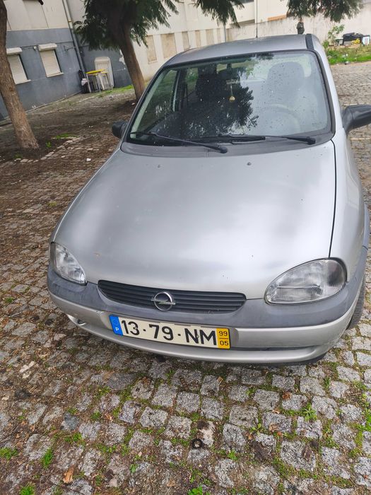 Carro em boas condições