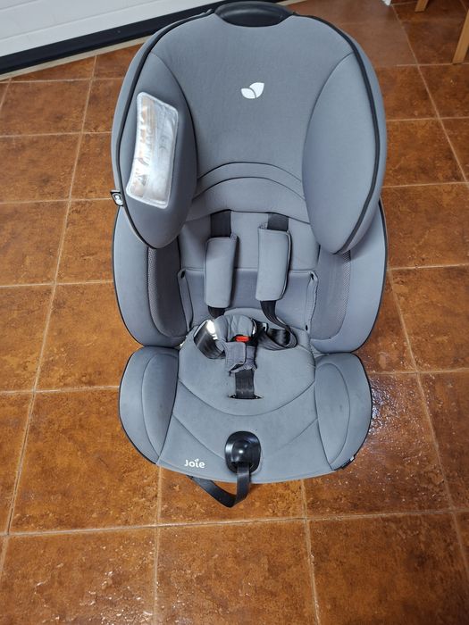 Cadeira auto em bom estado