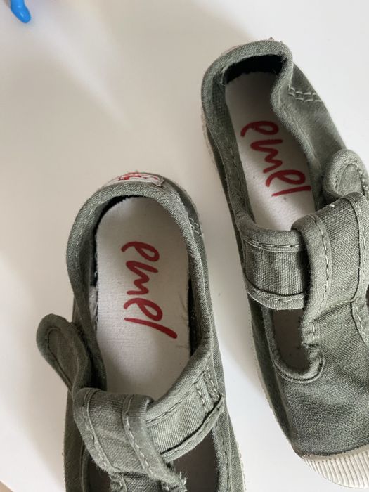 Kapcie, trampki do przedszkola Emel rozmiar 27