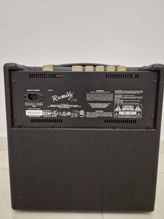 Bundle Fender Rumble LT25 e Jackson JS2 Spectra