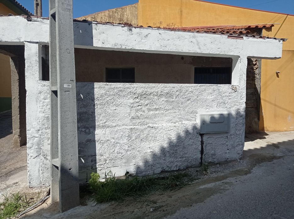 Imóvel para remodelar em Miranda do Corvo Coimbra