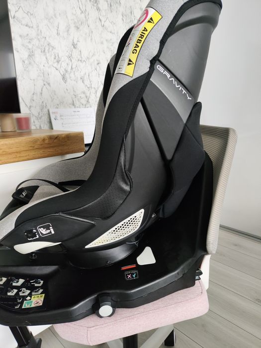 Fotelik samochodowy obrotowy Jane Gravity