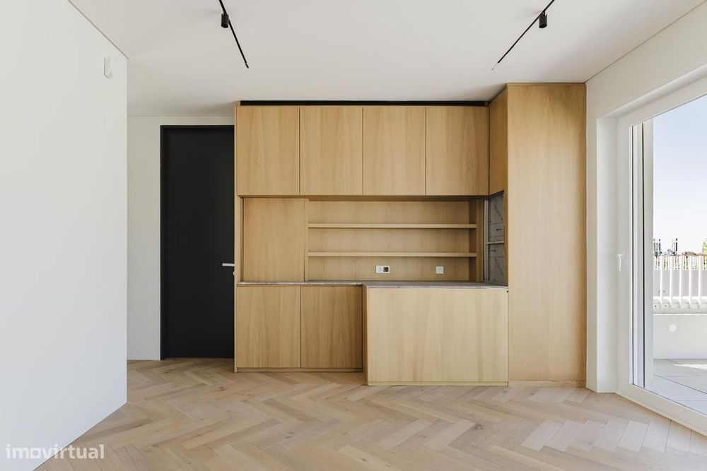 Penthouse T5 com vista, Campo Mártires da Pátria, Lisboa