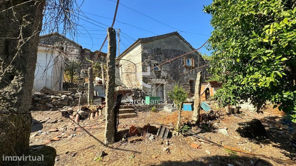 Moradia de pedra em Carralcova, Arcos de Valdevez