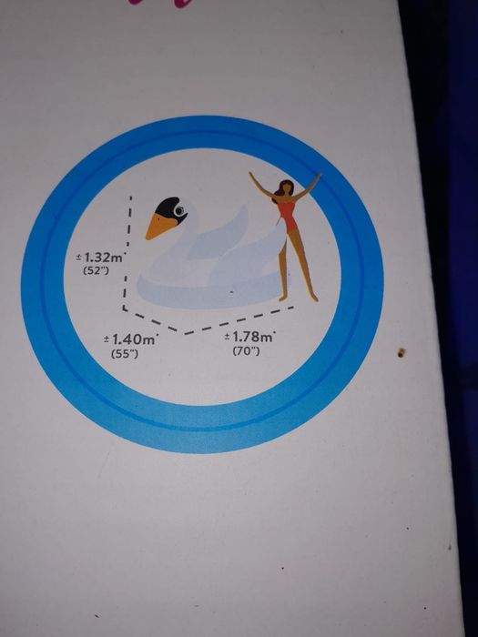 Cisne insuflável novo