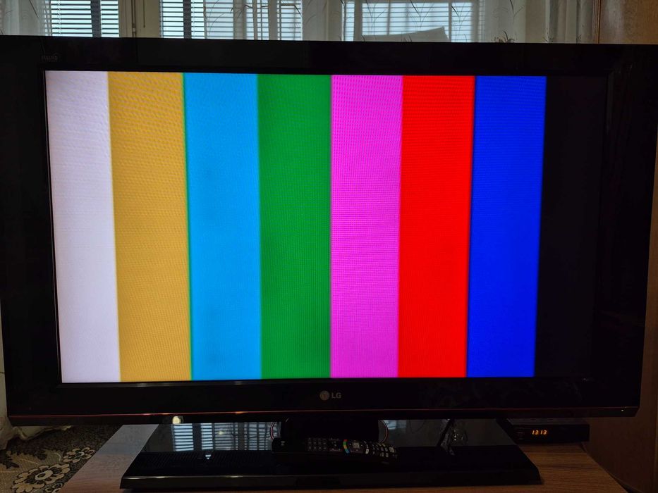 Телевізор LED LG42LY99