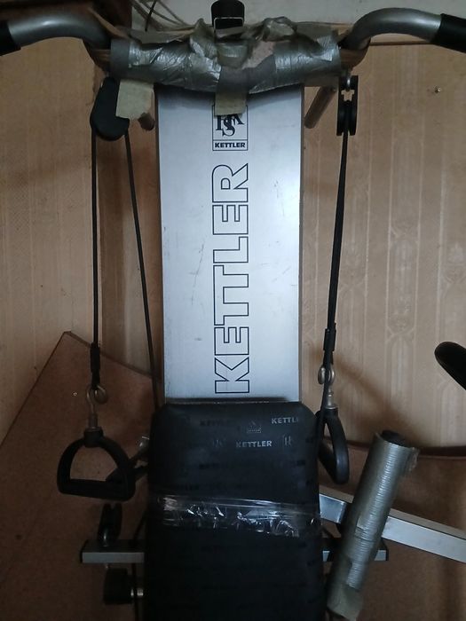 Спортивные тренажоры в количестве трех единицБ/У .