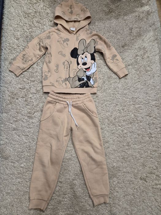 Костюм на дівчинку