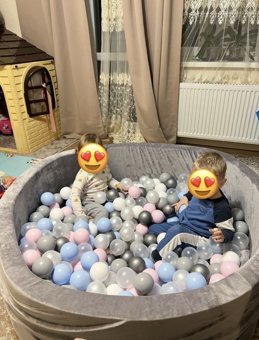 Продам сухий басейн з кульками