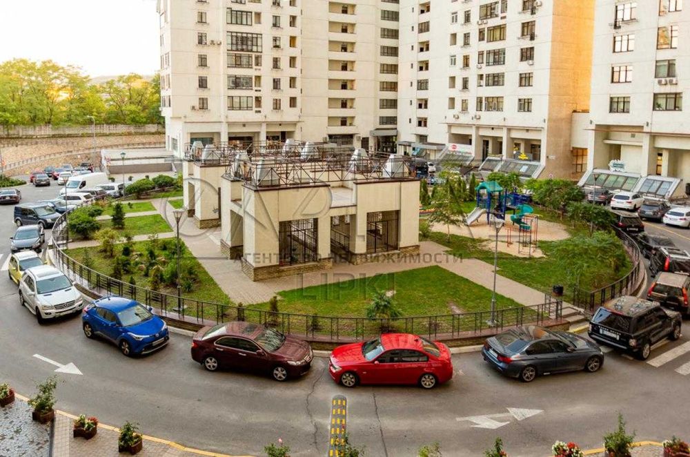 Продаж 3к квартири 102 м2, вул. Коновальця Євгена, Печерський район