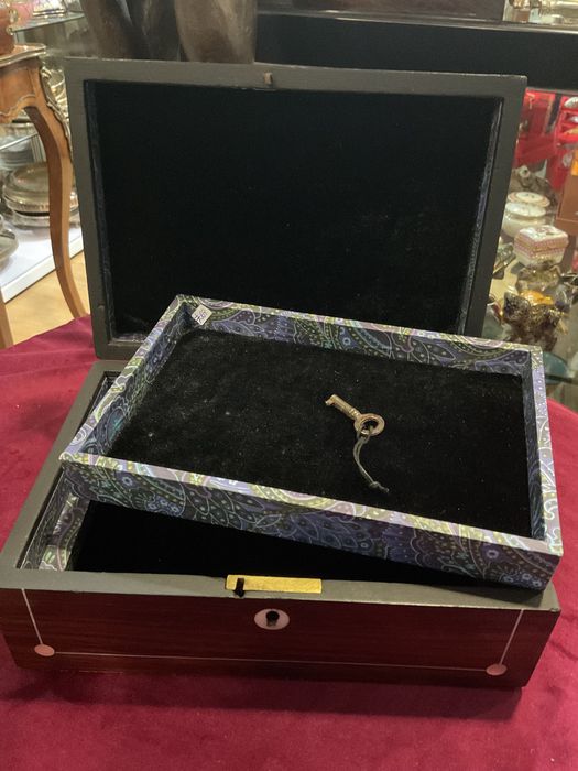 Caixa inglesa joias vintage madre pérola 24x17x10 cm