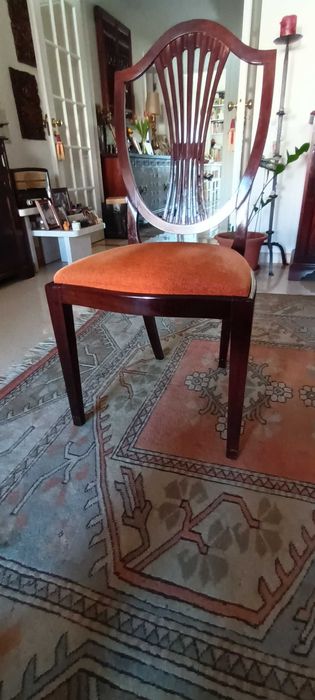 mesa e 6 cadeiras de sala de jantar