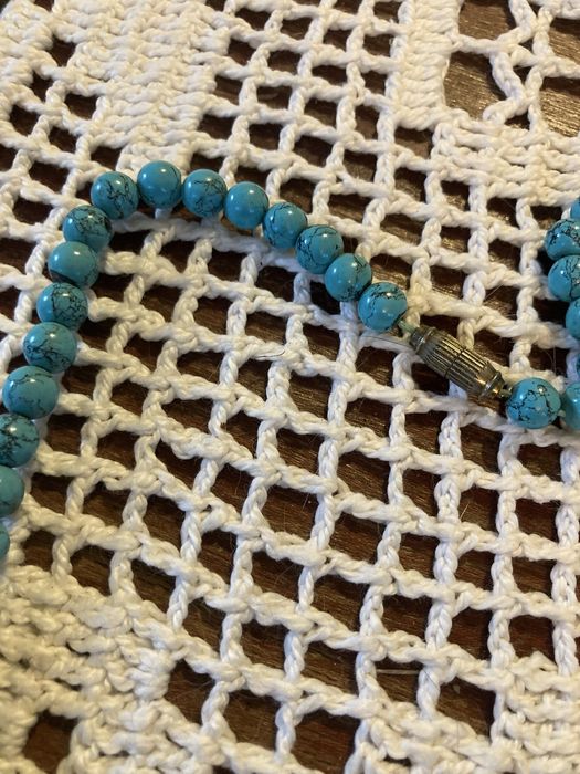 Naszyjnik howlit kulki