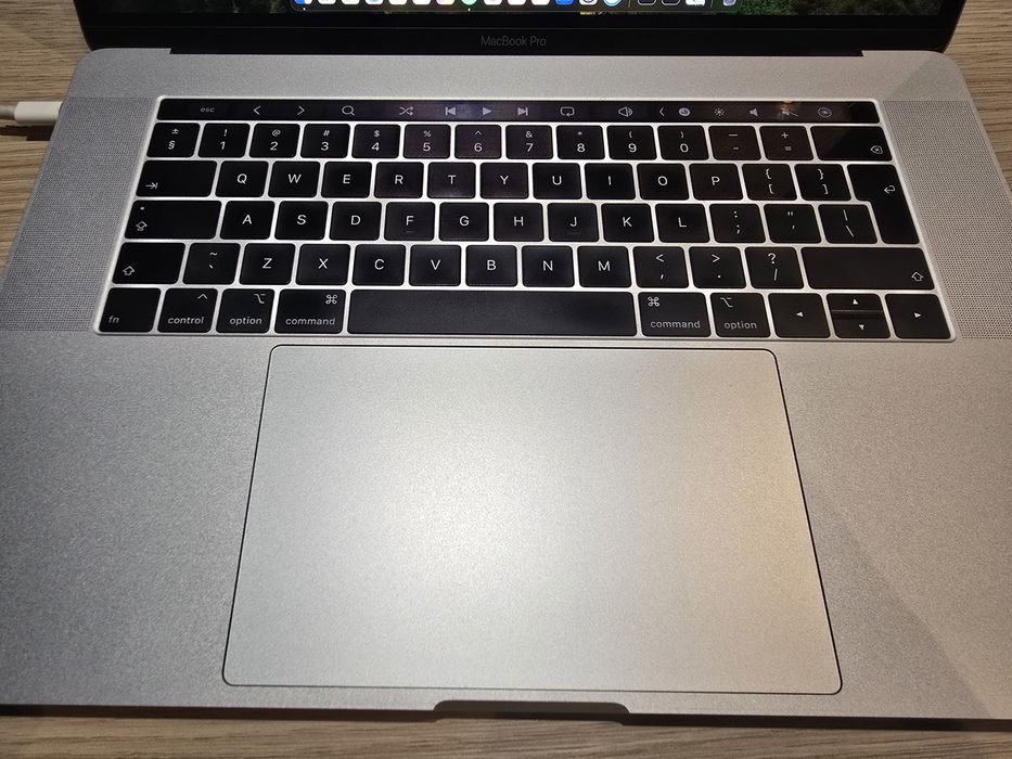 Macbook Pro 2018, i7, 16 GB, Radeon Pro 560X 4GB, SSD 512GB